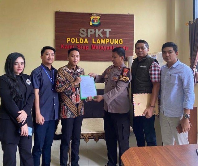 Lingkar Nusantara (LISAN) Lampung melaporkan komika Aulia Rakhman ke polisi. | Foto: Dok istimewa
