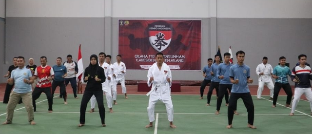 Peserta mengikuti latihan kempo di Sport Center Balai Diklat Kumham (dokumentasi Lapas)