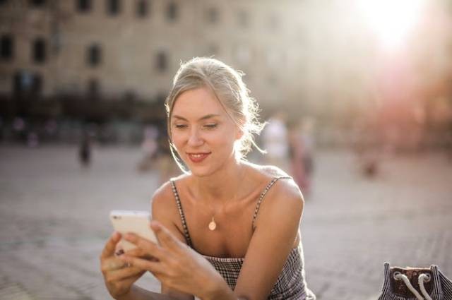 Ilustrasi cara bikin crush salting di wa, sumber foto: Andrea Piacquadio by pexels.com