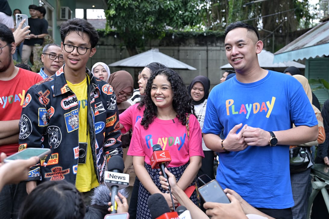 Alam Ganjar, Mutiara Baswedan, dan Ibnu Riza hadiri acara Mikir Santai Playday 2023 di Vadeva Terrase, Kemang, DKI Jakarta, Sabtu (9/12). Foto: Dok. Istimewa