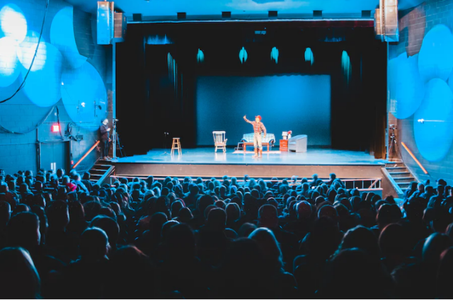 Ilustrasi jenis teater kontemporer. Sumber foto: unsplash/Erik Mclean