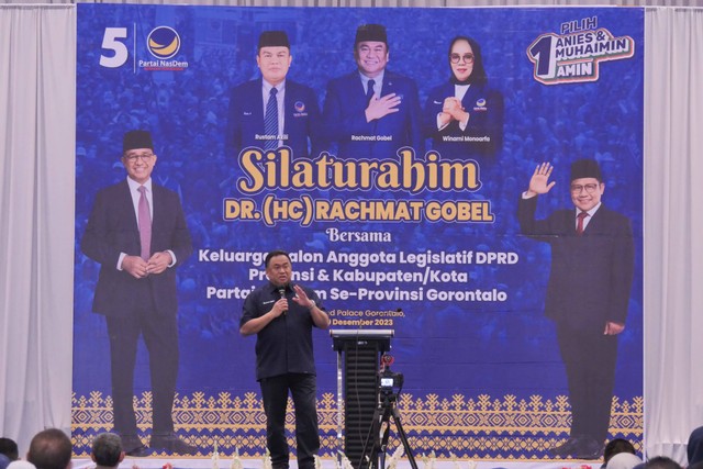 Ketua DPW Partai Nasdem Provinsi Gorontalo Rachmat Gobel mengumpulkan seluruh calon anggota legislatif dan keluarganya di Grand Palace Gorontalo. Foto: Dok. Istimewa