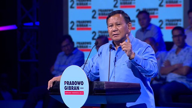 Calon presiden nomor urut 2 Prabowo Subianto memberikan sambutan saat Konsolidasi Pemenangan Prabowo - Gibran di Sentul International Convention Centre, Bogor, Minggu (10/12/2023). Foto: Youtube/Waktunya Indonesia Maju