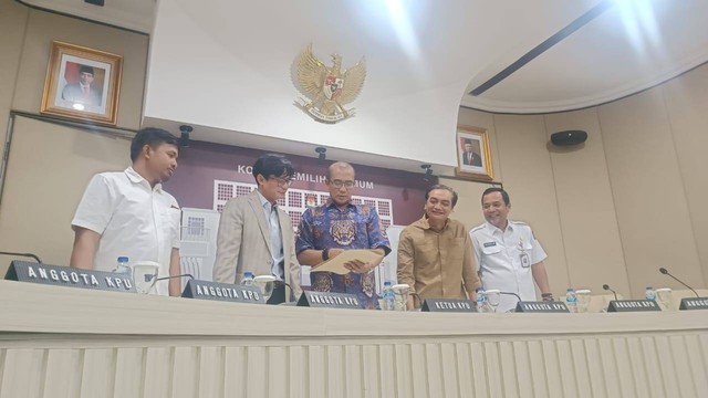 Konpers persiapan debat perdana Pilpres 2024 di Kantor KPU, Senin (11/12/2023). Foto: Annisa Thahira Madina/kumparan