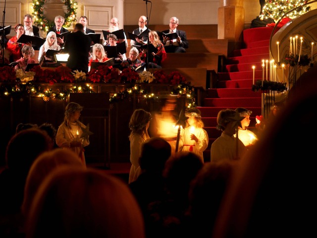 Ilustrasi perayaan Natal di gereja. Foto: Pexels
