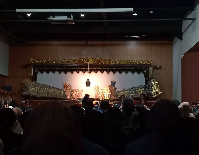 Pergeleran wayang kulit surakarta lakon gatotkaca winisuda. Sumber: Milik Pribadi