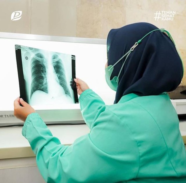 Pneumonia merupakan penyakit radang pada paru-paru yang disebabkan oleh infeksi bakteri, virus, atau jamur. Foto: Dok. Parahita Diagnostic Center