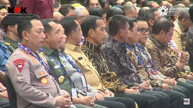 Presiden Jokowi hadir di pembukaan Peringatan Hari Antikorupsi Sedunia, Selasa (12/12/2023). Foto: Youtube/KPK RI