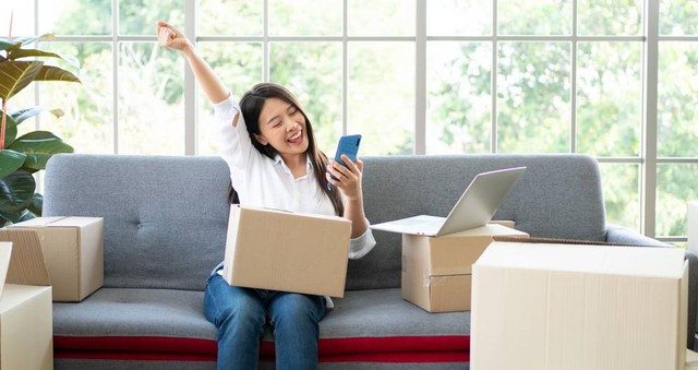 Belanja bisa membantu mengatasi stres. Foto: Shutterstock