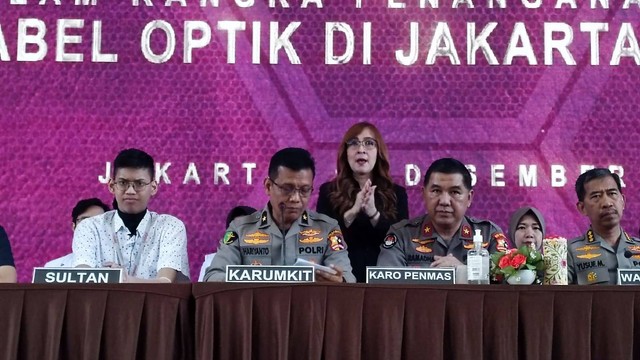 Konferensi pers kasus Sultan Rifat, korban jerat kabel menjuntai di Jaksel yang berlangsung di RS Polri Kramat Jati, Selasa (12/12/2023). Foto: Thomas Bosco/kumparan