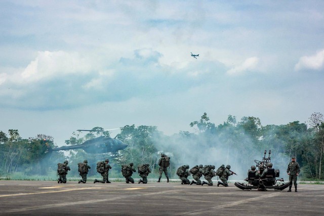 Sebuah latihan militer (Foto: pexels/Antonio Prado)