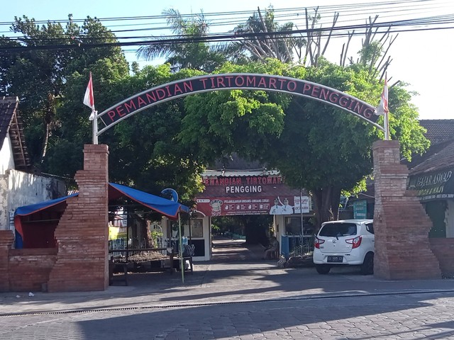 Foto Pemandian Umbul Pengging (Gambar Milik Pribadi)