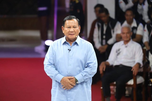 Capres Prabowo Subianto menyampaikan visi misi di Debat Capres Perdana Pemilu 2024 di KPU, Jakarta, Selasa (12/12/2023). Foto: Iqbal Firdaus/kumparan