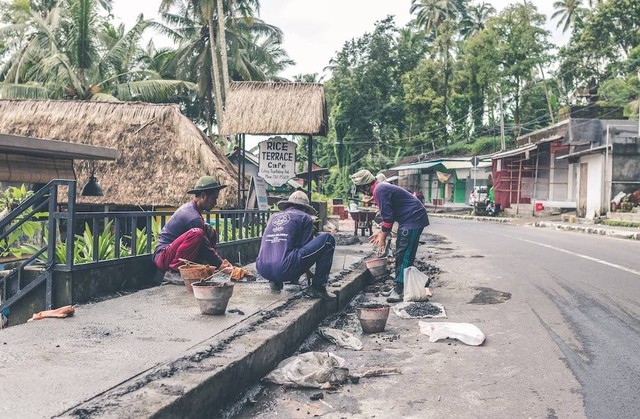 Ilustrasi Jelaskan yang Dimaksud dengan Norma dan Regulasi! Sumber Unsplash/Artem Beliaikin