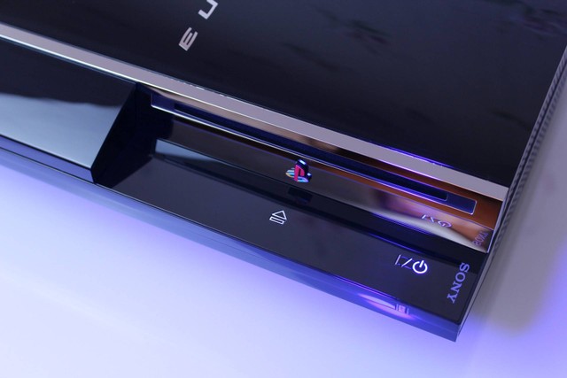 Ilustrasi perbedaan PS3 Fat dan Slim. Foto: Nikita Kostrykin/Unsplash