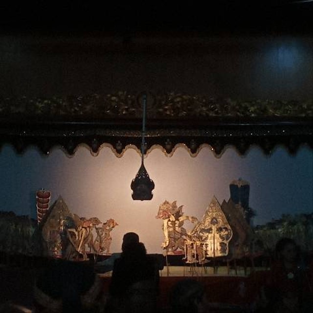 pementasan wayang di kota tua Jakarta. sumber: dokumen pribadi 