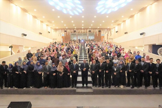 Foto bersama Pelepasan Mahasiswa PPG UAD Gelombang 2 Tahun 2023 (Dok. Bidang Humas & Protokol UAD)