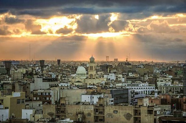 Pemandangan cakrawala ibu kota Libya Tripoli, istock.com/batuhanozdel
