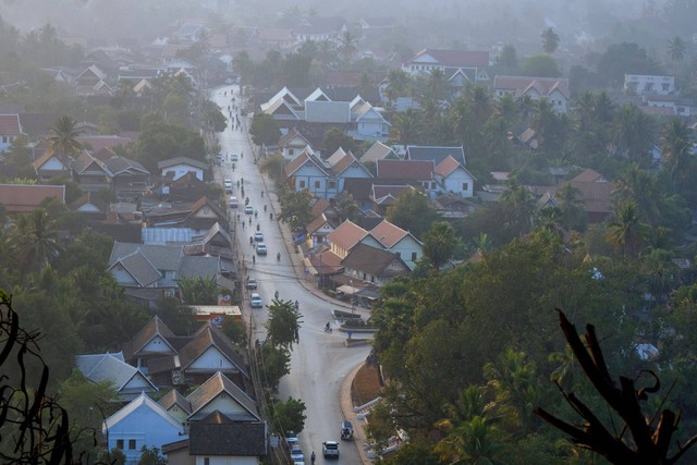 pemandagan indah kota luang prabang. sumber: unsplash