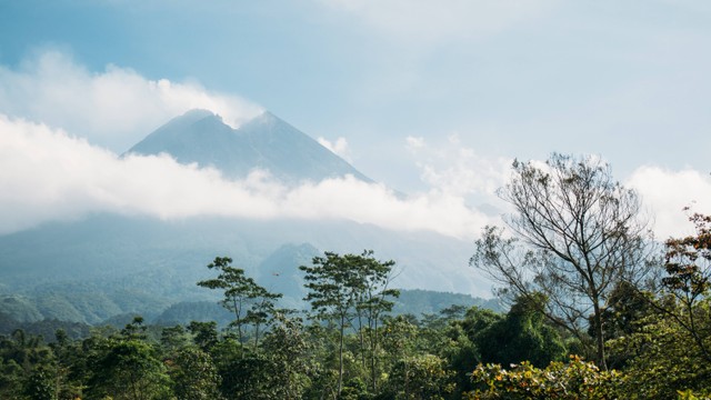 Bukit Klangon, foto hanya ilustrasi: Unsplash/Laurence Ashdown