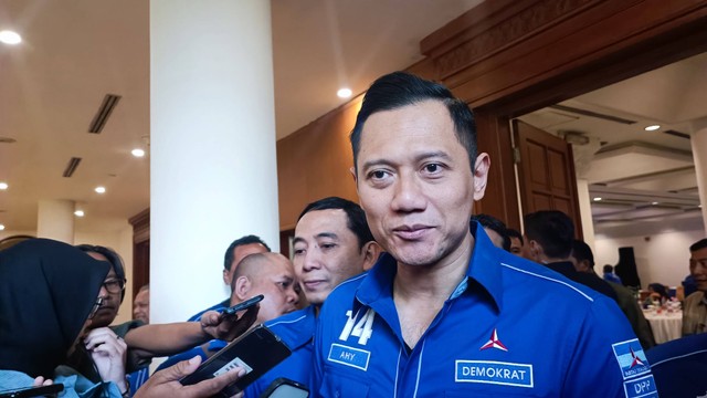 Ketua Umum Partai Demokrat Agus Harimurti Yudhoyono (AHY) saat di acara temu kader di Hotel Grand Diamond, Kabupaten Sleman, Kamis (14/12/2023). Foto: Arfiansyah Panji/kumparan