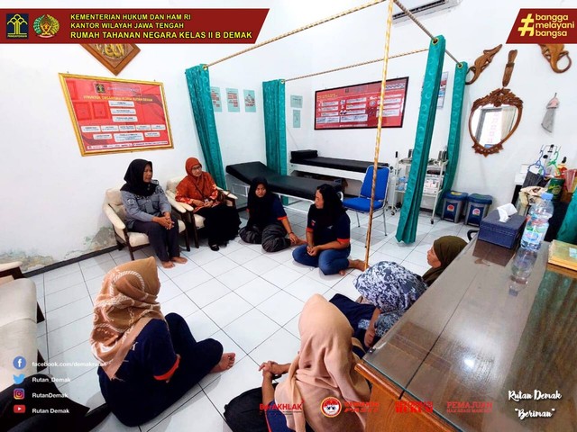 WBP Perempuan Rutan Demak Tetap Antusias Laksanakan Pengajian ...