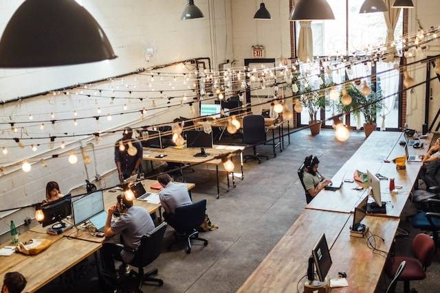 Rekomendasi coworking space Jakarta Selatan. Foto hanya ilustrasi bukan tempat sebenarnya. Sumber foto: Unsplash.com/Shridhar Gupta