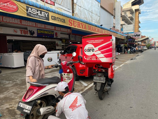 Layanan Honda Care dari Astra Motor Kalbar siap layani konsumen di mana saja. Foto: Dok. Astra Motor Kalbar