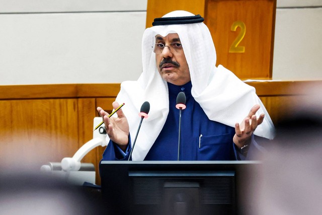 Perdana Menteri Kuwait Sheikh Ahmad al-Nawaf al-Sabah berbicara dalam sesi parlemen di Majelis Nasional di Kota Kuwait pada 28 November 2023. Foto: Yasser Al-Zayyat/AFP