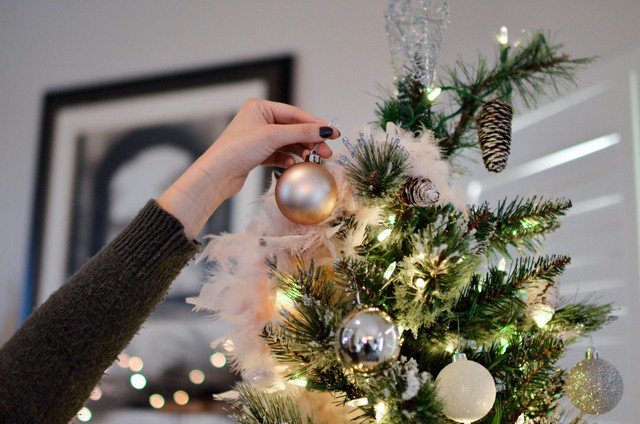 Ilustrasi Toko Aksesoris Natal di Jakarta, Foto: Pexels/Element5 Digital