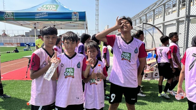 Pemain Nagagini U-12 di MilkLife Soccer Challenge Batch 3.  Foto: Antika Fahira/kumparanBOLANITA