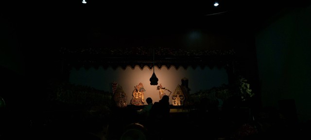 Pertunjukan wayang Gatotkaca di Museum Kota Tua, Jakarta, Minggu (9/24/2023).