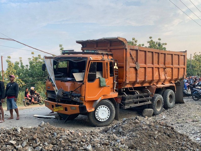 Langkah Pemprov Jabar Atasi Polemik Truk Tambang Di Parungpanjang