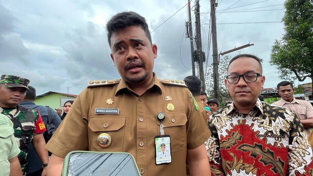 Wali Kota Medan Bobby Nasution saat ditemui usai mendampingi Menteri ATR membagikan sertifikat tanah di Kota Medan pada Senin (18/12/2023). Foto: Tri Vosa/kumparan