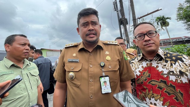 Wali Kota Medan Bobby Nasution saat ditemui usai mendampingi Menteri ATR membagikan sertifikat tanah di Kota Medan pada Senin (18/12/2023). Foto: Tri Vosa/kumparan