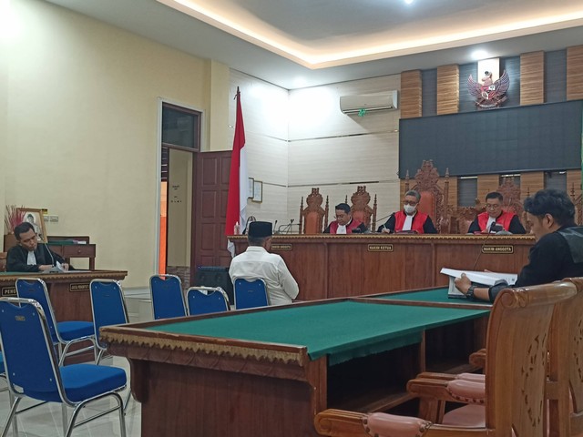 Korupsi Anggaran Bantuan Ternak Lebah, Anggota DPRD Tanggamus Dituntut 1,5 Tahun (1)