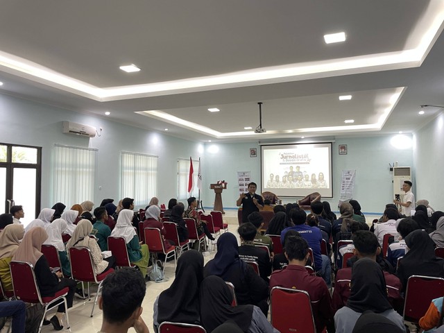 Lampung Geh Berikan Materi Fundamental Desain Grafis ke Anggota GenRe Lampung (1)