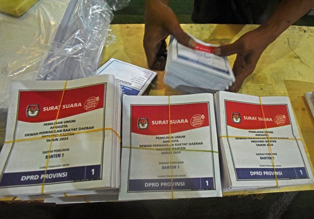 KPU: Surat Suara Pilpres Luar Negeri Via Pos Harusnya Dikirim 2-11 ...