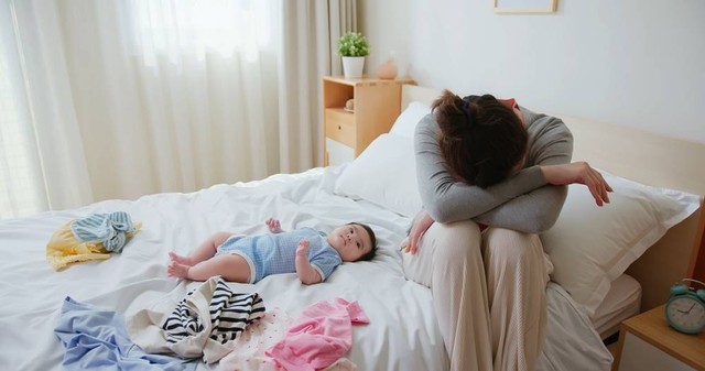 Sering Sedih Setelah Punya Bayi, Wajar Enggak Sih? Foto: aslysun/Shuttterstock