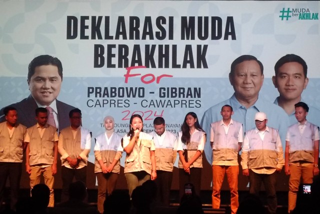 Tim Pemenangan Nasional (TPN) Prabowo-Gibran menggelar kampanye Deklarasi Muda Berahlak di Plaza Senayan, Selasa (19/12/2023). Foto: Akbar Maulana/kumparan