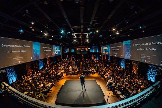 Ilustrasi Arti Seminar. Foto: Unsplash.com