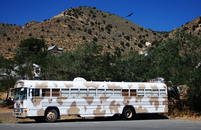 Ilustrasi Sleeper Bus di Indonesia. Foto: Unsplash/Simon Hurry