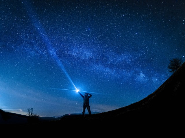 Ilustrasi Wisata Malam Ungaran. Foto: Unsplash/Lanju Fotografie