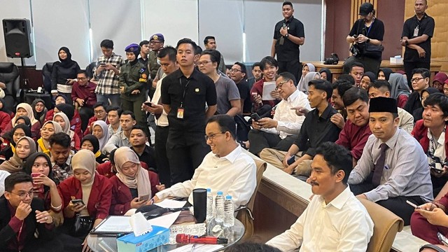 Capres 01, Anies Baswedan, di Uji Gagasan Calon Presiden di Universitas Bina Bangsa Serang, Banten, Kamis (21/12/2023). Foto: Haya Syahira/kumparan