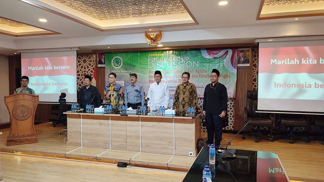 Majelis Ulama Indonesia melalui Komisi Dakwah adakan Fokus Group Discussion (FGD) untuk merumuskan Strategi Dakwah dalam menjaga Persatuan dan Kesatuan Bangsa menjelang Pemilu 2024 di Aula Buya Hamka MUI Pusat, Kamis (21/12/2023). Foto: Dok. Istimewa