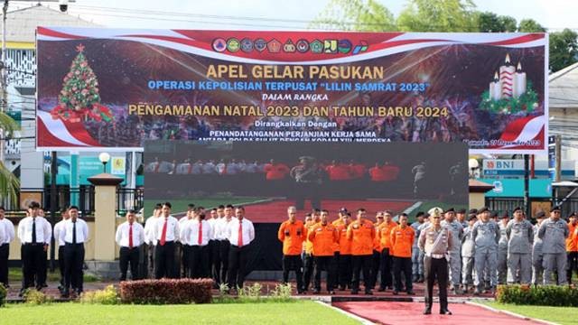 Apel Gelar Pasukan Operasi Lilin Samrat 2023 dalam rangka pengamanan Natal 2023 dan Tahun Baru 2024.