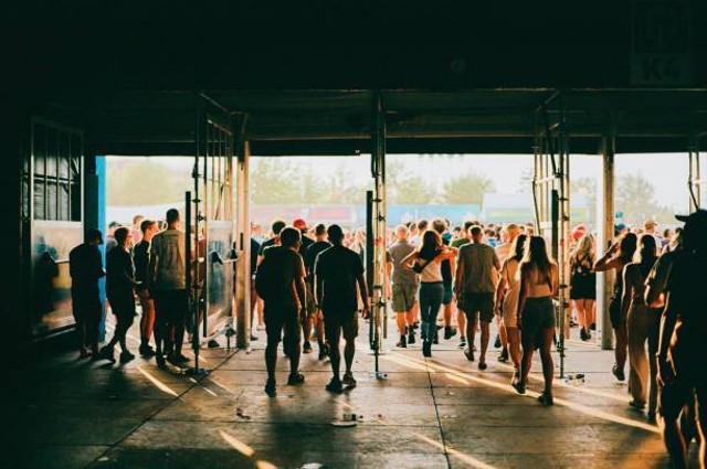 Ilustrasi Cara Beli Tiket Shuttle Bus Konser Twice, Foto: Unsplash/Oleh_Slobodeniuk.