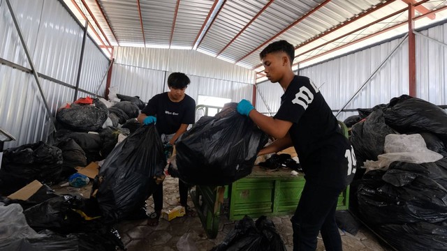 Aktivitas “Bank Sampah Mandiri Keluarga Harapan” di Desa Sendangharjo RT 020 RW 007, Kecamatan Ngasem, Kabupaten Bojonegoro. (Aset: Istimewa)