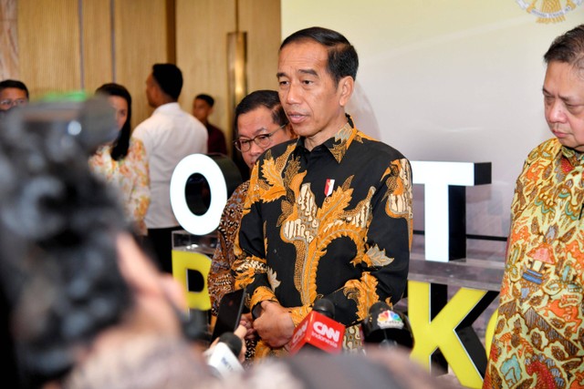 Presiden Jokowi saat menghadiri acara Outlook Perekonomian Indonesia di Hotel St. Regis, Jakarta, Jumat (22/12/2023). Foto: Vico/Biro Pers Sekretariat Presiden