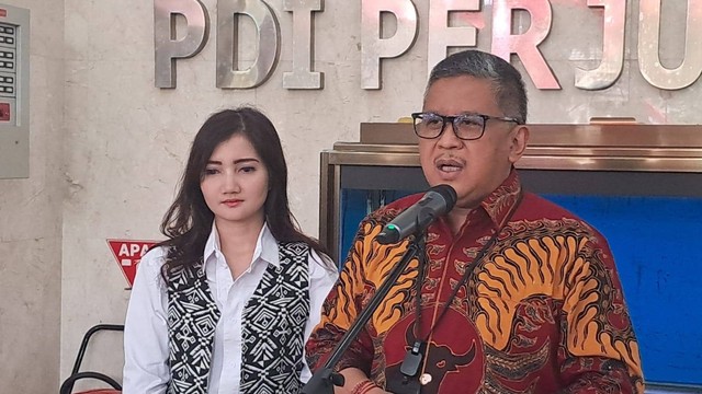 Konpers Sekjen PDIP Hasto Kristiyanto di DPP PDIP, Menteng, Jumat (22/12/2023). Foto: Annisa Thahira Madina/kumparan